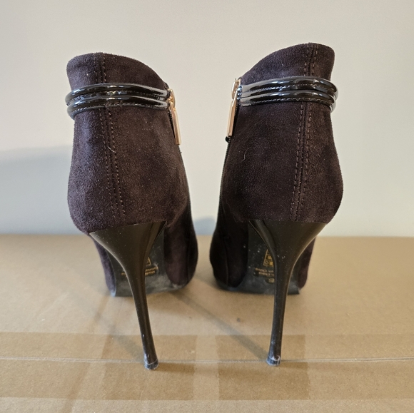Chocolate brown suede boots - Picture 2 of 7